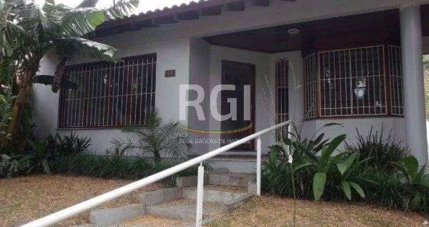 Casa para Venda - 340m², 3 dormitórios, sendo 2 suites, 6 vagas - Jardim Isabel