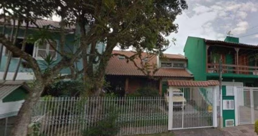 Casa para Venda - 300m², 3 dormitórios, sendo 1 suites, 2 vagas - Jardim Verde