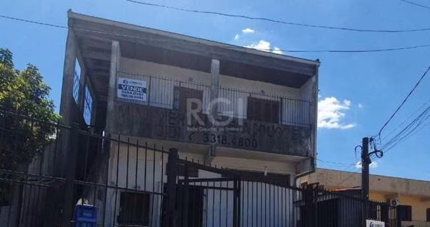 Casa para Venda - 290m², 4 dormitórios, sendo 2 suites, 2 vagas - Cascata