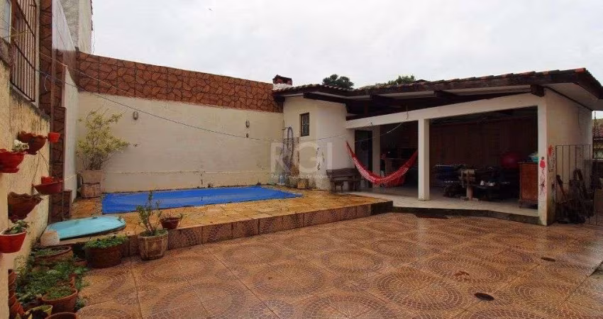 Casa para Venda - 150m², 4 dormitórios, sendo 1 suites, 3 vagas - Nonoai