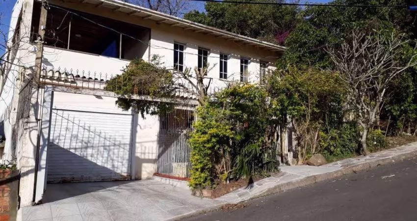 Casa para Venda - 230.45m², 4 dormitórios, sendo 1 suites, 3 vagas - Ponta Grossa
