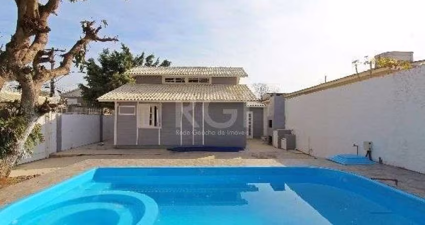 Casa para Venda - 101m², 3 dormitórios, sendo 1 suites, 3 vagas - Guarujá