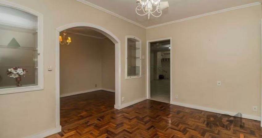Excelente casa de 389,53m² com 8 dormitórios e 3 vagas.