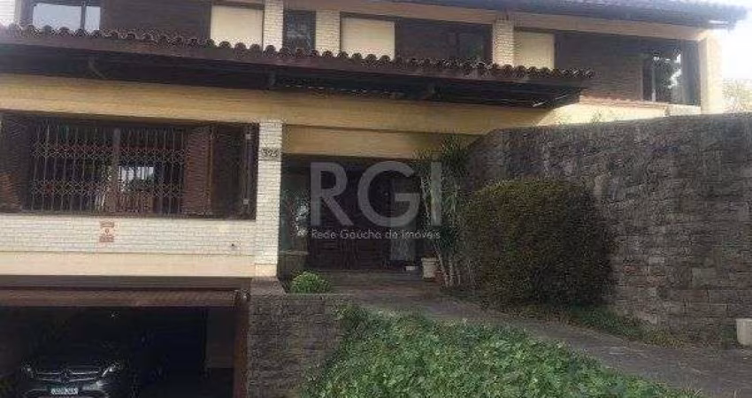 Casa para Venda - 406.32m², 3 dormitórios, sendo 1 suites, 4 vagas - Três Figueiras