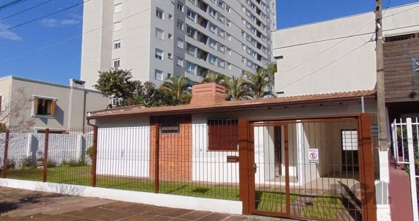 Casa 84m² - 2 dormitórios, 2 vagas no bairro Jardim Botânico
