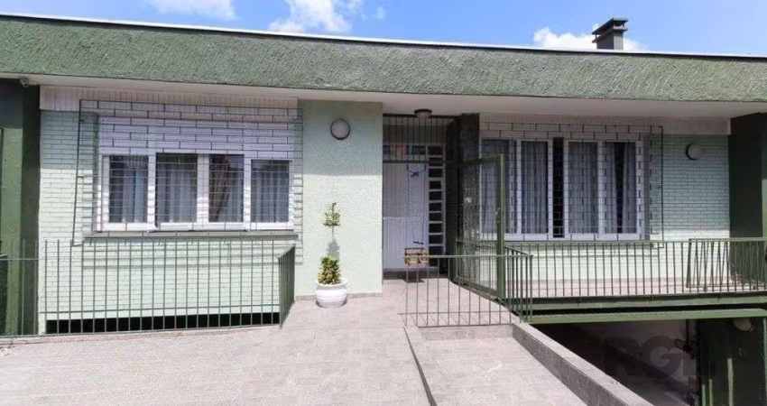 casa de 5 dormitórios no bairro Glória
