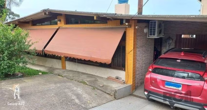 Casa 3 dormitórios no bairro Rubem Berta