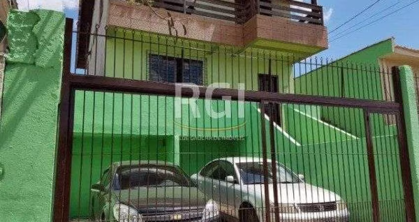 Casa para Venda - 450m², 4 dormitórios, sendo 1 suites, 2 vagas - Vila Ipiranga
