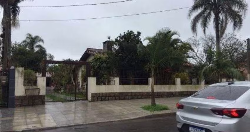 Casa para Venda - 320000m², 3 dormitórios, sendo 1 suites, 10 vagas - Belém Novo