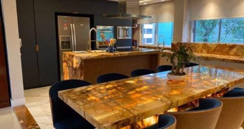 Apartamento em Porto Alegre, no bairro Petrópolis, com 3 dormitório(s), e 3 banheiros, à venda.
