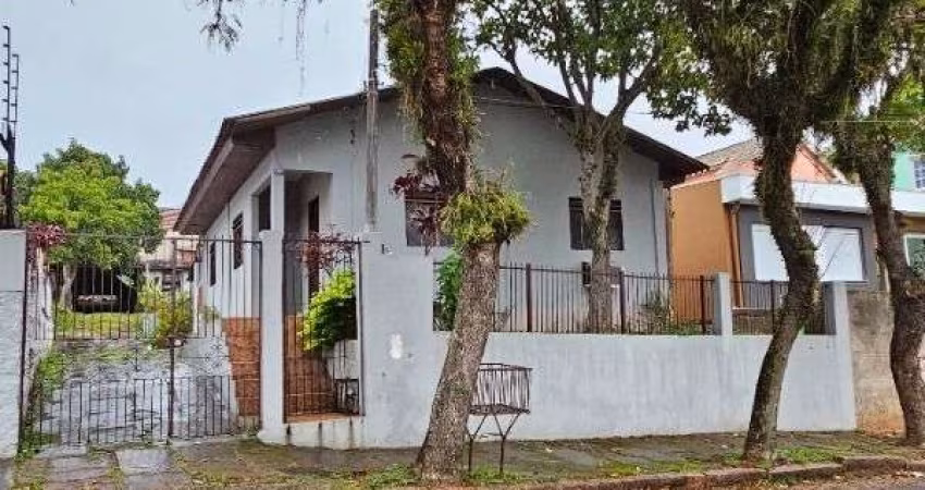 Casa em Porto Alegre, no bairro Tristeza, com 3 dormitório(s), e 3 banheiros, à venda.