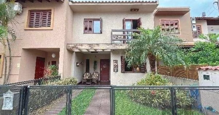 Casa em Porto Alegre, no bairro Hípica, com 3 dormitório(s), e 3 banheiros, à venda.