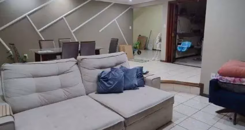 Casa em porto alegre, no bairro vila nova, com 4 dormitório(s), e 4 banheiros, à venda.