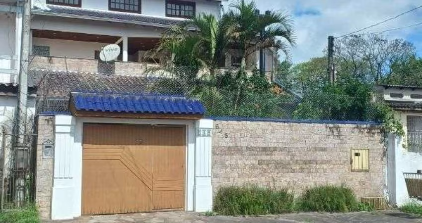 Casa em Porto Alegre, no bairro Restinga, com 4 dormitório(s), e 4 banheiros, à venda.