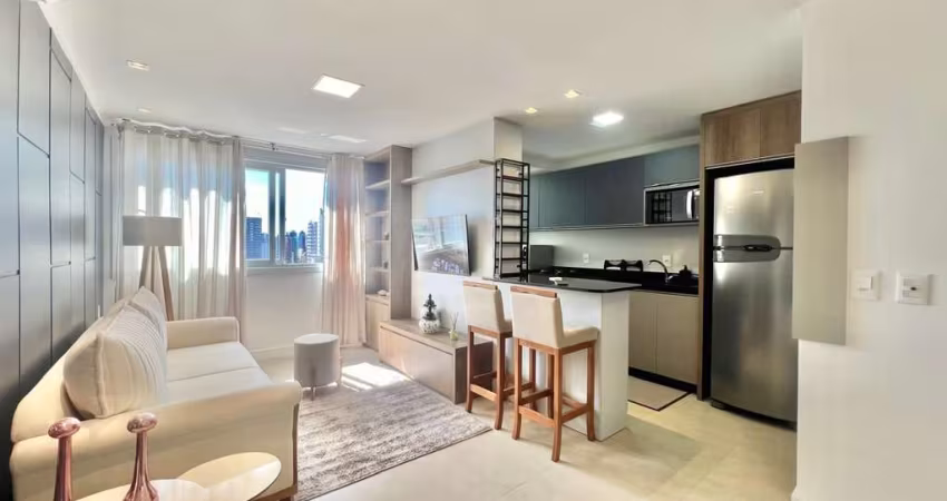 Apto mobilidado e decorado 2 dorm com suíte próximo a tudo em Torres