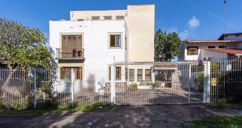 Casa para Venda - 380m², 4 dormitórios, sendo 1 suites, 4 vagas - Vila Assunção