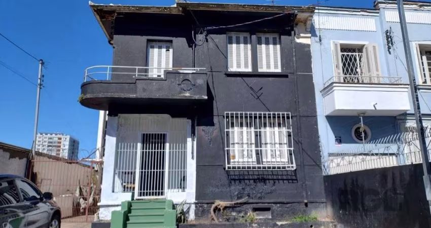 Casa para Venda - 200m², 5 dormitórios, 2 vagas - Azenha