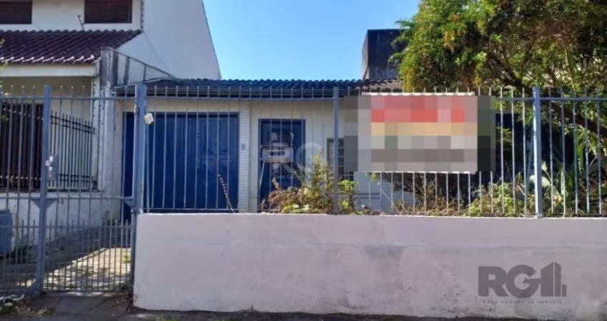Casa 03 dormitórios, 01 suíte, 02 vagas de garagem,