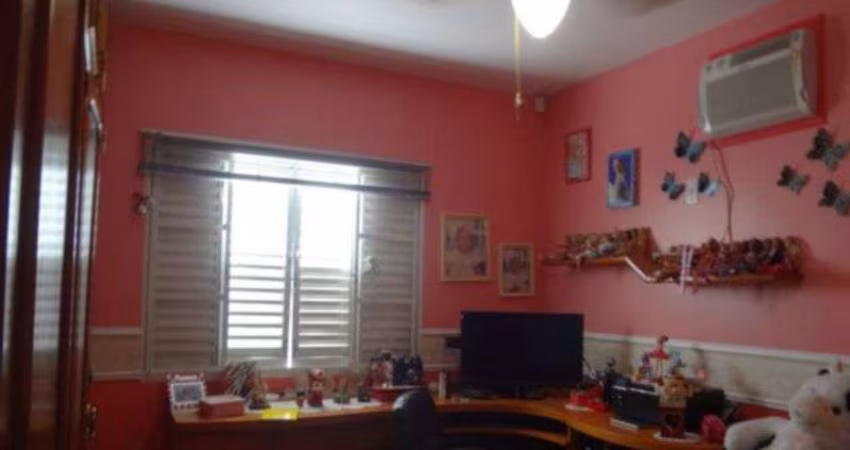 Casa para Venda - 269m², 3 dormitórios, Cristal