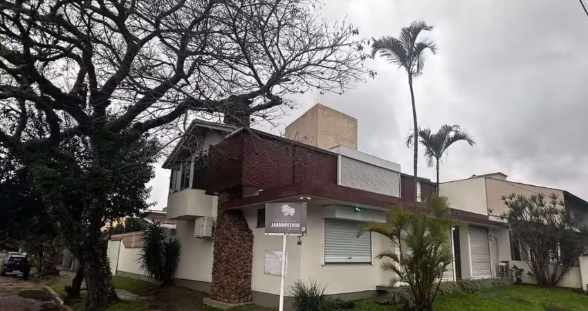 Casa com 3 quartos à venda na Avenida Saul Nonnenmacher, --, Ipanema, Porto Alegre