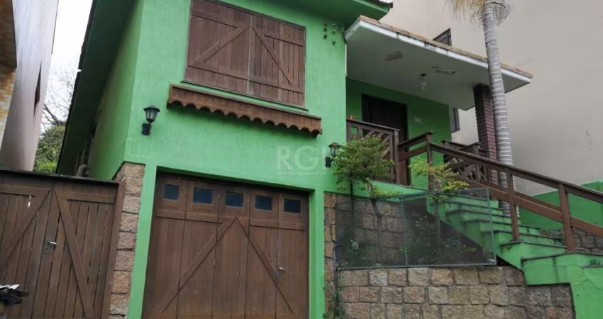 Casa para Venda - 170m², 3 dormitórios, 3 vagas - Nonoai, Porto Alegre