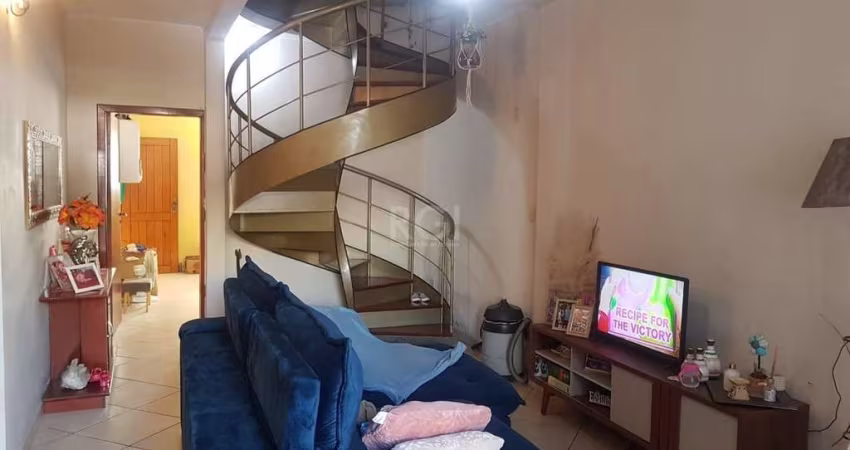 Casa para Venda - 300m², 4 dormitórios, sendo 1 suites, 2 vagas - Glória