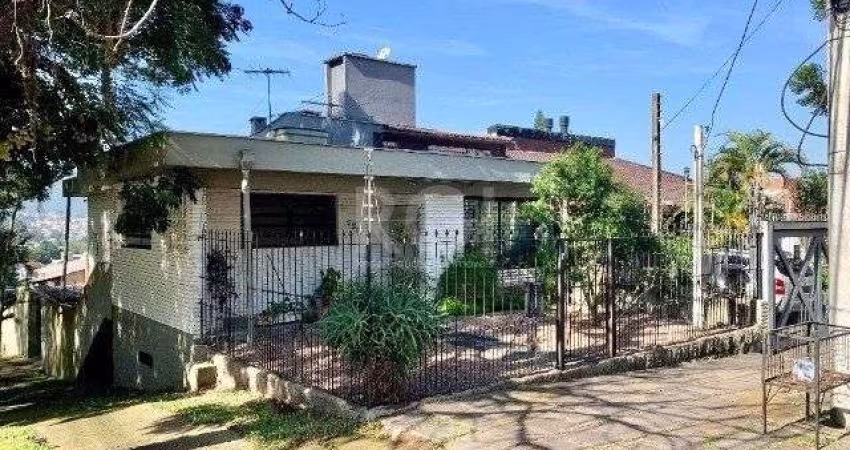 Casa de 3 dormitórios no bairro Bom Jesus
