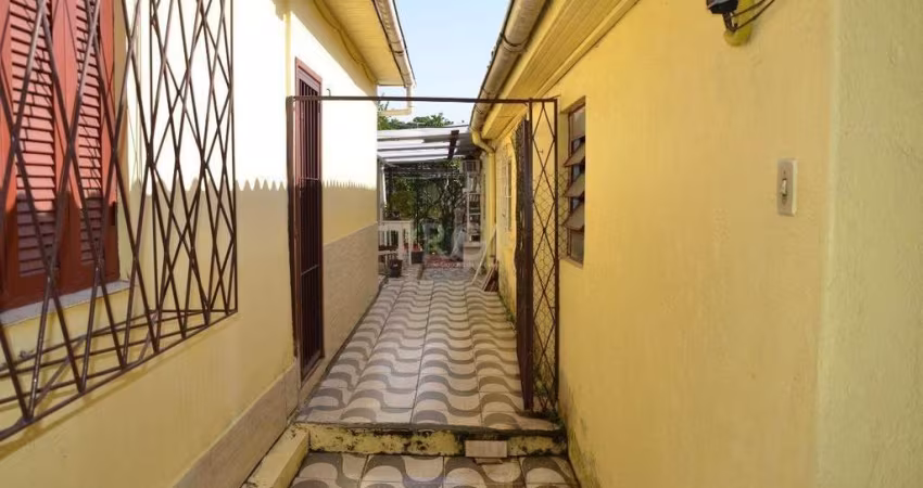 Casa Com 5 dormitórios no Bairro Partenon