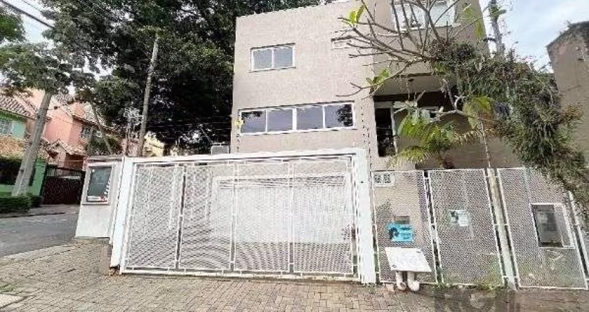 Casa em Porto Alegre, no bairro Tristeza, com 3 dormitório(s), e 3 banheiros, à venda.