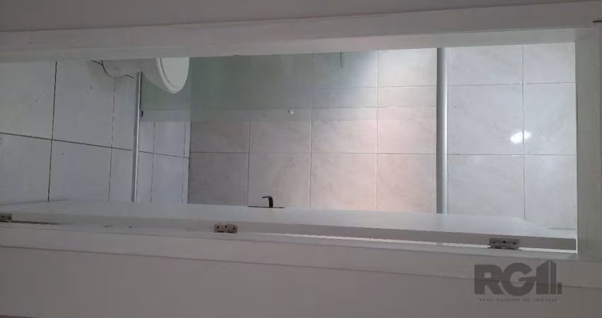 Casa dividida em 4 apartamentos de 2 dormitórios no bairro Cavalhada