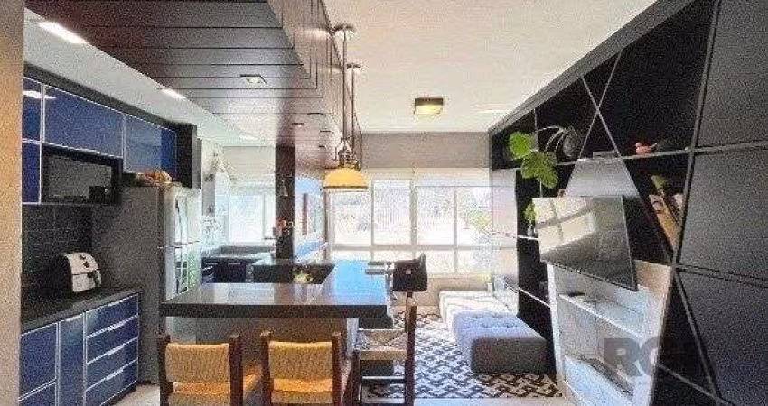 Elegante Apartamento Mobiliado com Suíte, Churrasqueira e 1 Vaga no Menino Deus - 73m²