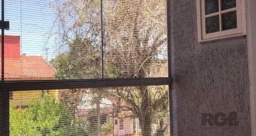 Vende-se casa estilo sobrad, no formado de 2 residencias independentes, 4 quartos com 1 suíte e 2 vagas - 208m² - Vila Ipiranga