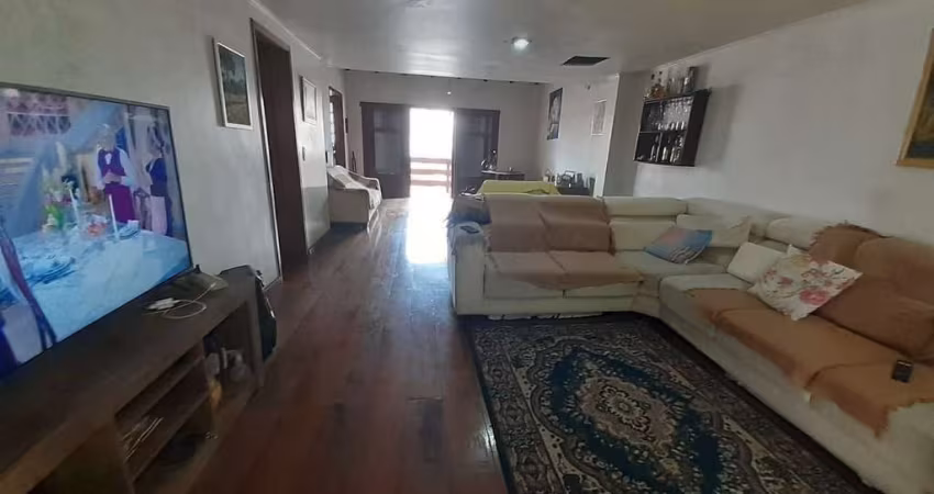 Casa Residencial Semimobiliada à Venda em Porto Alegre, RS