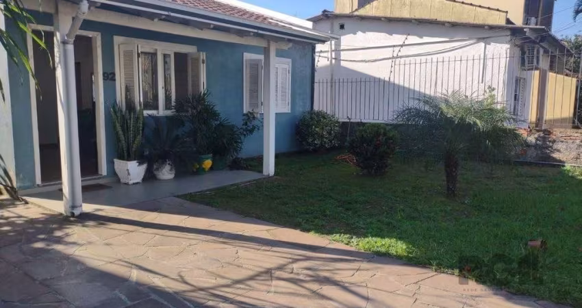 Casa com 250m², 2 quartos, 1 suite, edícula, no bairro Nonoai