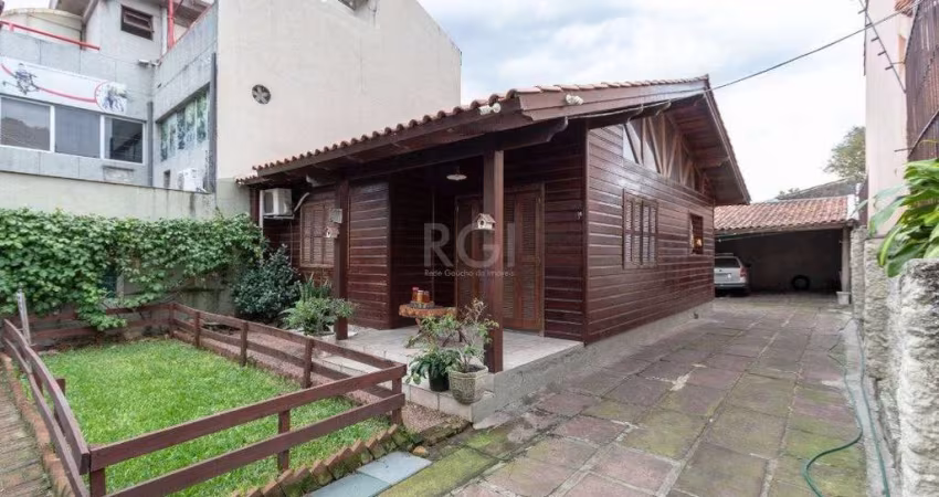 Casa para Venda - 54m², 2 dormitórios, 4 vagas - Cristal