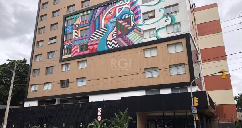 Stúdio totalmente mobiliado, na Cidade Baixa,com box,prédio com infraestrutura