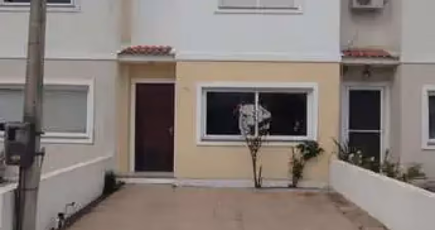 Sobrado no Bairro Hípica - 3 Dormitórios