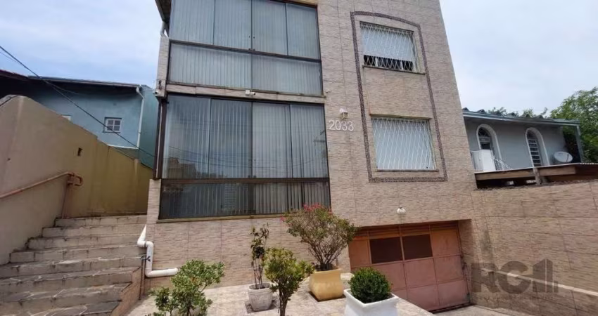 APTO 02 DORMITÓRIOS AMPLAS PEÇAS - 01 VAGA ESCRITURADA NO BAIRRO TRISTEZA