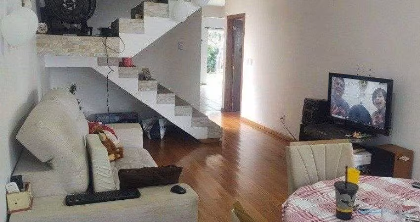 Excelente casa, 2 quartos, ampla com 120m² de área privativa e 296,30m² de área total no Passo das Pedras