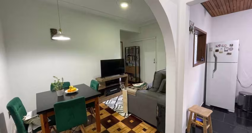 Apartamento 02 dormitórios Centro.