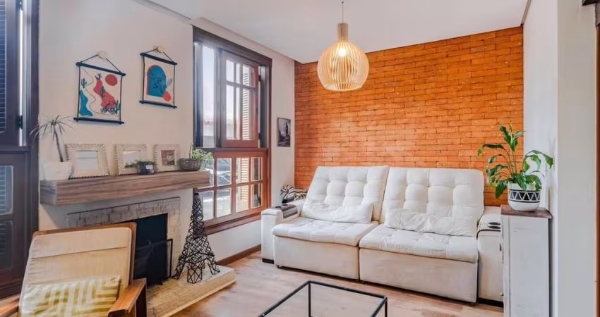 Casa em condomínio 3 dormitórios e sótão bairro Cristal