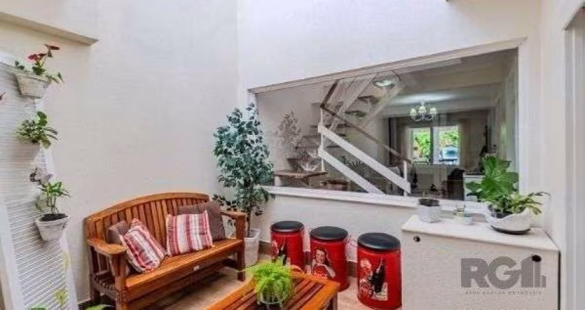 Casa em Condomínio em Cavalhada