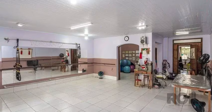 Casa comercial e residencial no miolo do bairro santana