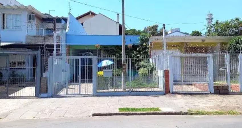 Casa residencial aconchegante com ampla área da lazer com churrasqueira.