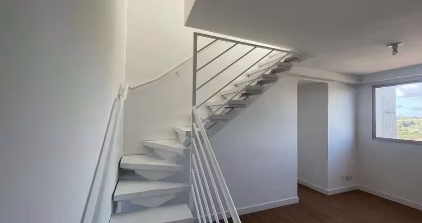 Cobertura semi mobiliada com 3 quartos e 1 vaga de garagem na rua sadi castro.