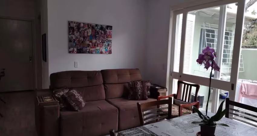 Apartamento garden, 2 dormitórios, 1 suíte, e 1 vaga de garagem coberta.