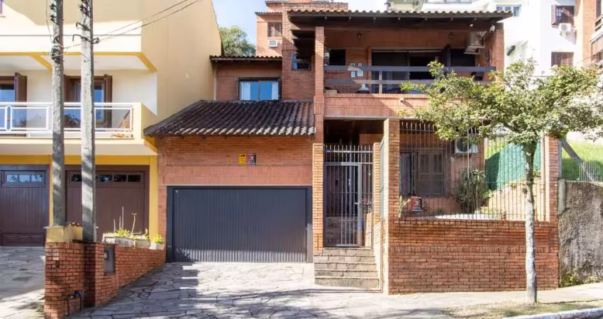 Casa com 5 quartos à venda na Rua Fernando Osório, --, Teresópolis, Porto Alegre