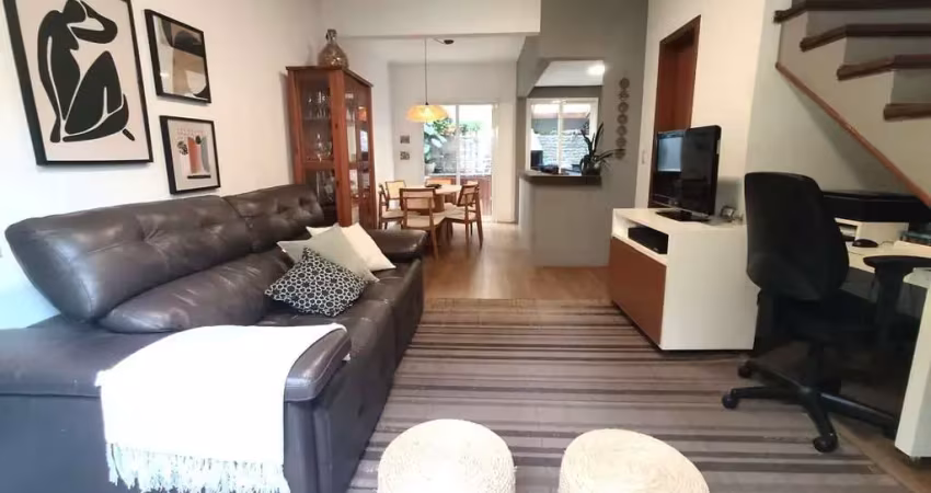 Casa em condomínio fechado de 3 dormitórios, 2 vagas e infra