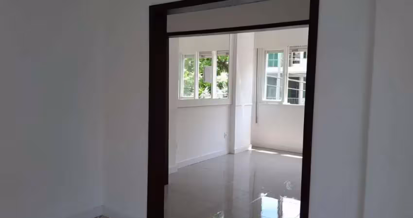 Apartamento à venda no edifício caravellas, localizado na rua dr. timóteo, no bairro moinhos de vento