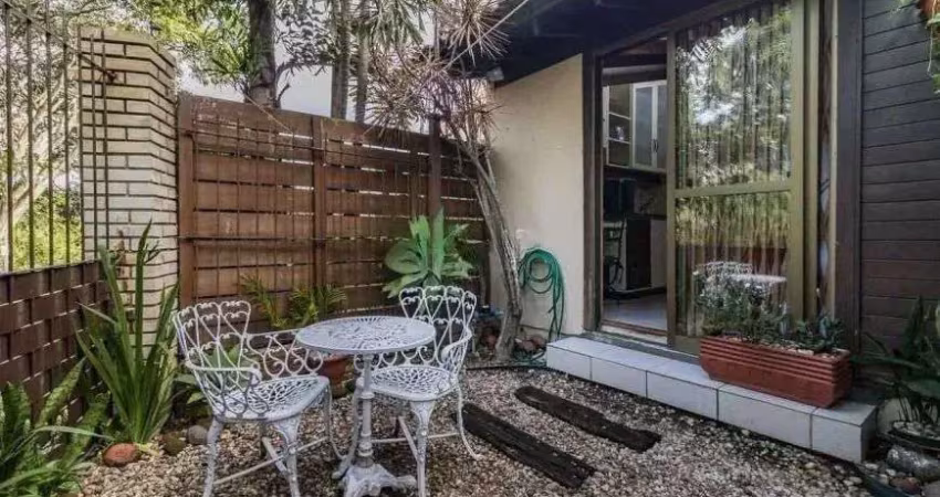 Casa em condomínio fechado com 3 dormitórios suíte e lazer completo 101m²